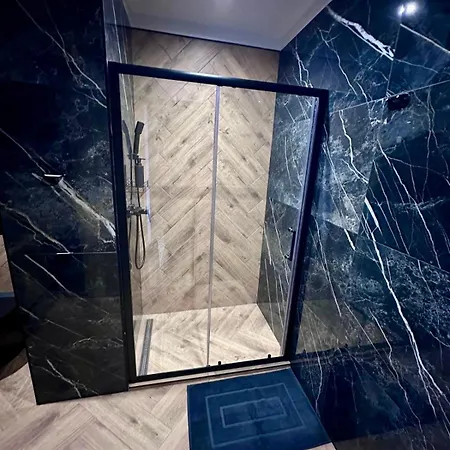 Luxe Center 布雷兹诺